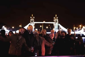 Londra: festa di Capodanno in barca con vista sui fuochi d'artificio