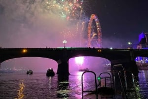 ロンドン：2025年大晦日 - ドリンク付き花火リバークルーズ