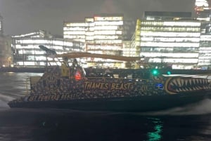 ロンドン：2025年大晦日 - ドリンク付き花火リバークルーズ