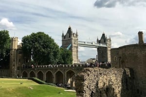 London: old City of London tour, history among alleys and executions