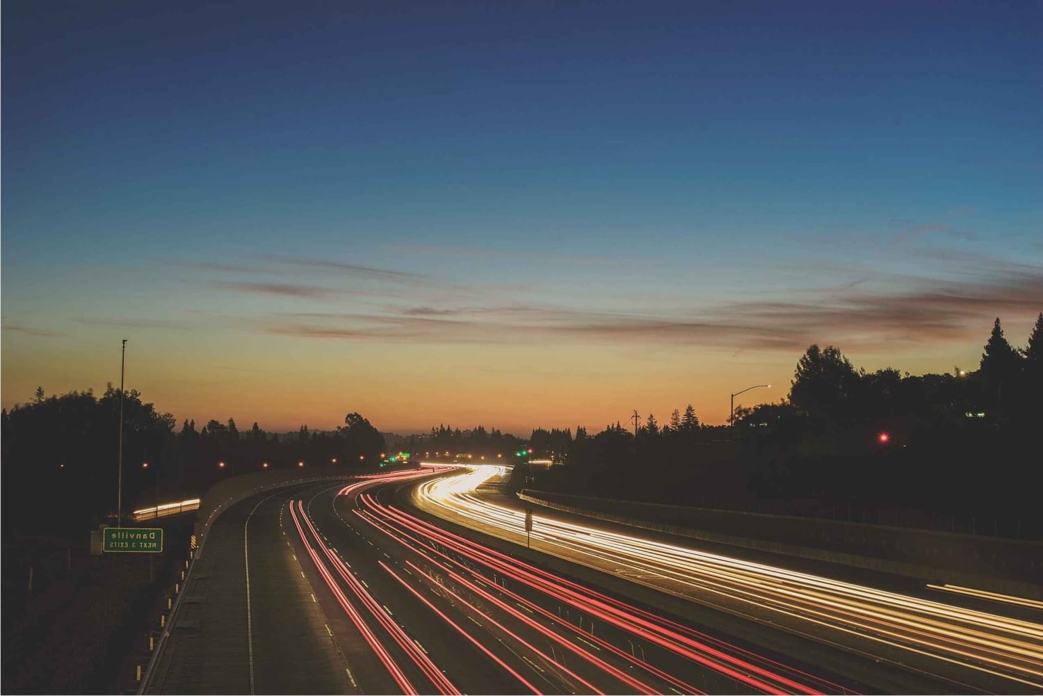 London: One-Way Private Transfer to Luton Airport (LTN)