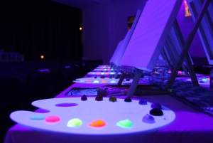 London: Malen und Trinken im Dunkeln mit unbegrenzten Getränken