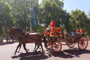 Londyn: Wycieczka piesza po pałacach i parlamencie