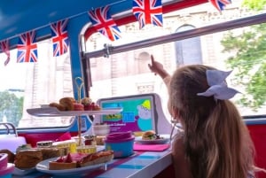 Londyn: Peppa Pig Afternoon Tea Bus Tour z audioprzewodnikiem