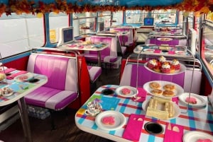 Лондон: автобусный тур послеобеденного чая «Свинка Пеппа» с аудиогидом