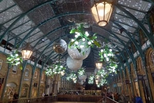 London: Private Christmas Lights and Markets Walking Tour