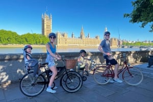 Lontoo: London: Yksityinen perheopastettu pyöräretki lastenistuimilla.