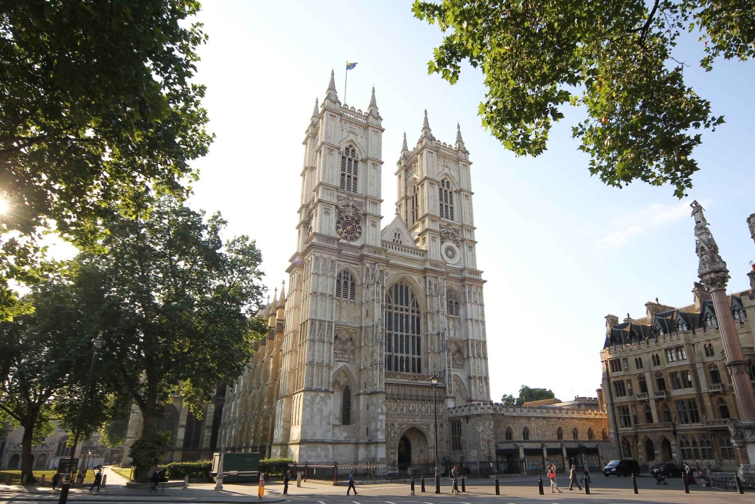 London: Private Full Day Tour with Driver Guide