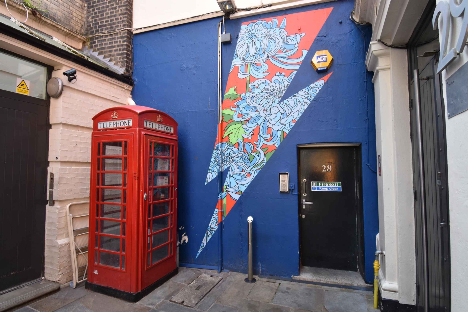 London: Rock 'n' Roll History Private Walking Tour