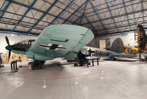 London Royal Air Force (RAF) Aircraft Museum mit dem Auto