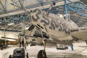 London Royal Air Force (RAF) Aircraft Museum mit dem Auto
