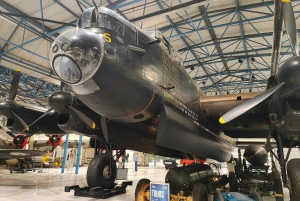 London Royal Air Force (RAF) Aircraft Museum mit dem Auto