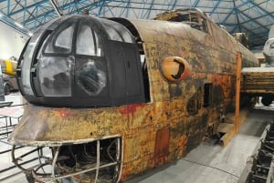 London Royal Air Force (RAF) Aircraft Museum mit dem Auto