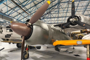 London Royal Air Force (RAF) Aircraft Museum mit dem Auto