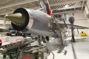 London Royal Air Force (RAF) Aircraft Museum mit dem Auto