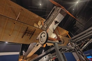 London Royal Air Force (RAF) Aircraft Museum mit dem Auto