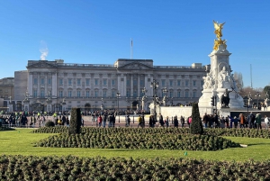 Londen: Wandeling Koninklijke familie en wisseling van de wacht