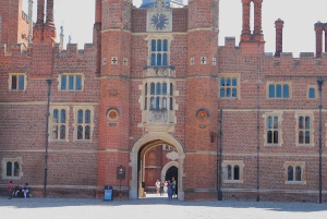 Лондон: экскурсия по Королевскому Хэмптон-Корту с послеобеденным чаем