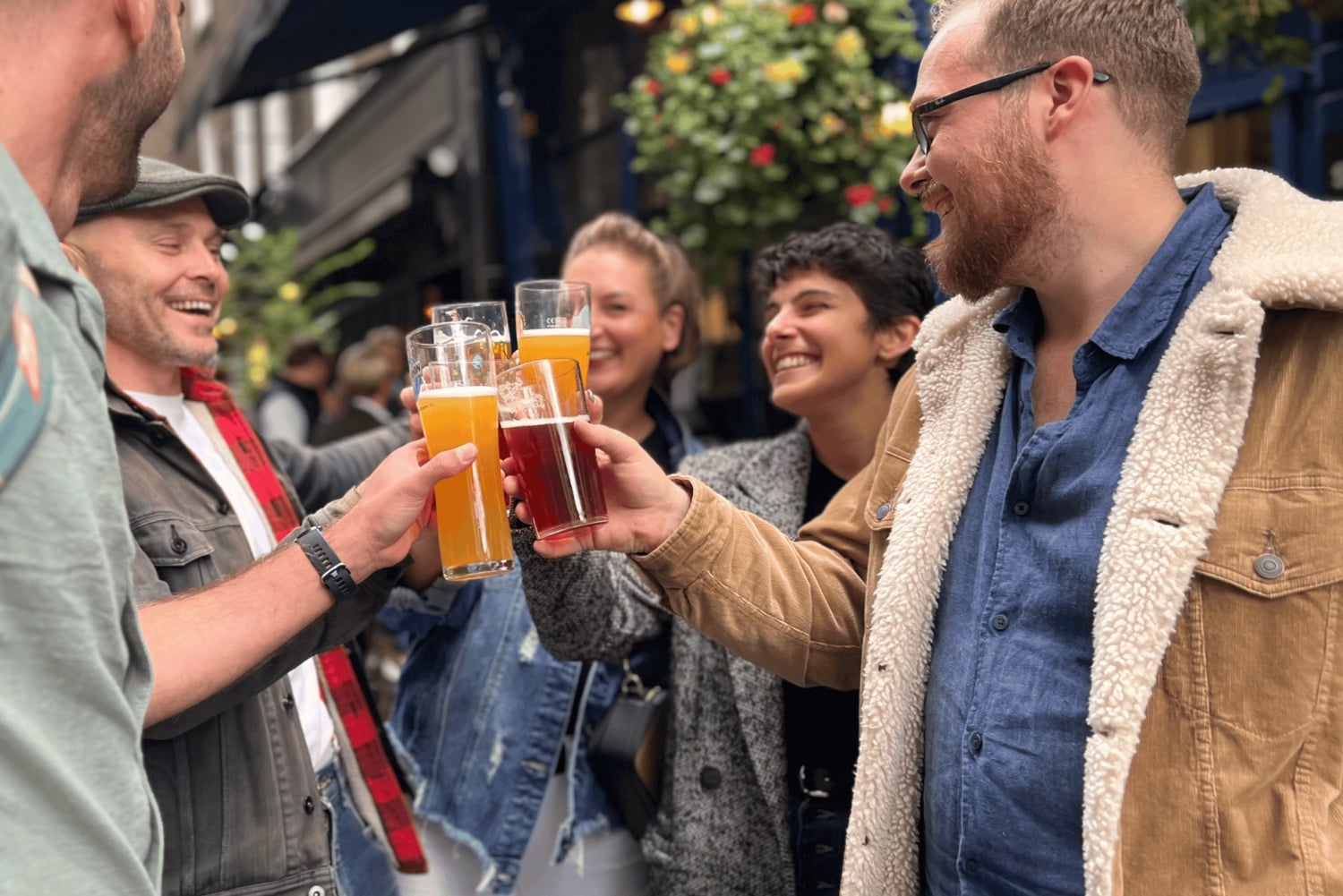 London: Royal Historic Pubs Walking Tour
