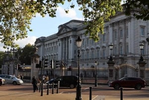 London: Royal Neighbourhood Walk & Luxury High Tea