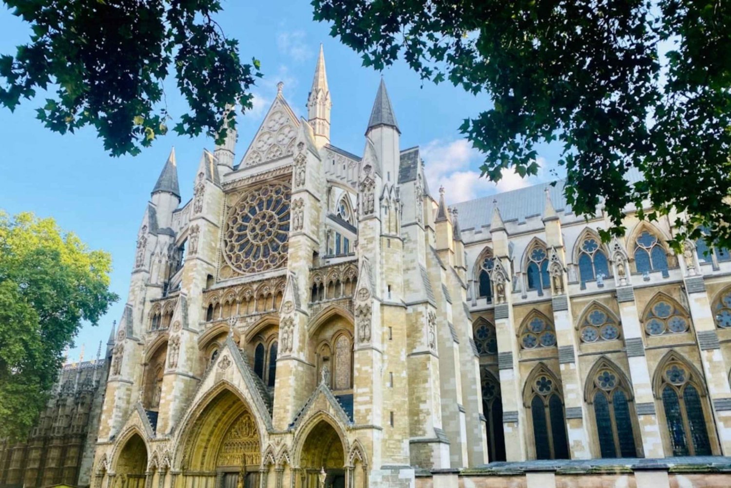 London: Private Royal Walking Tour with a Local Guide