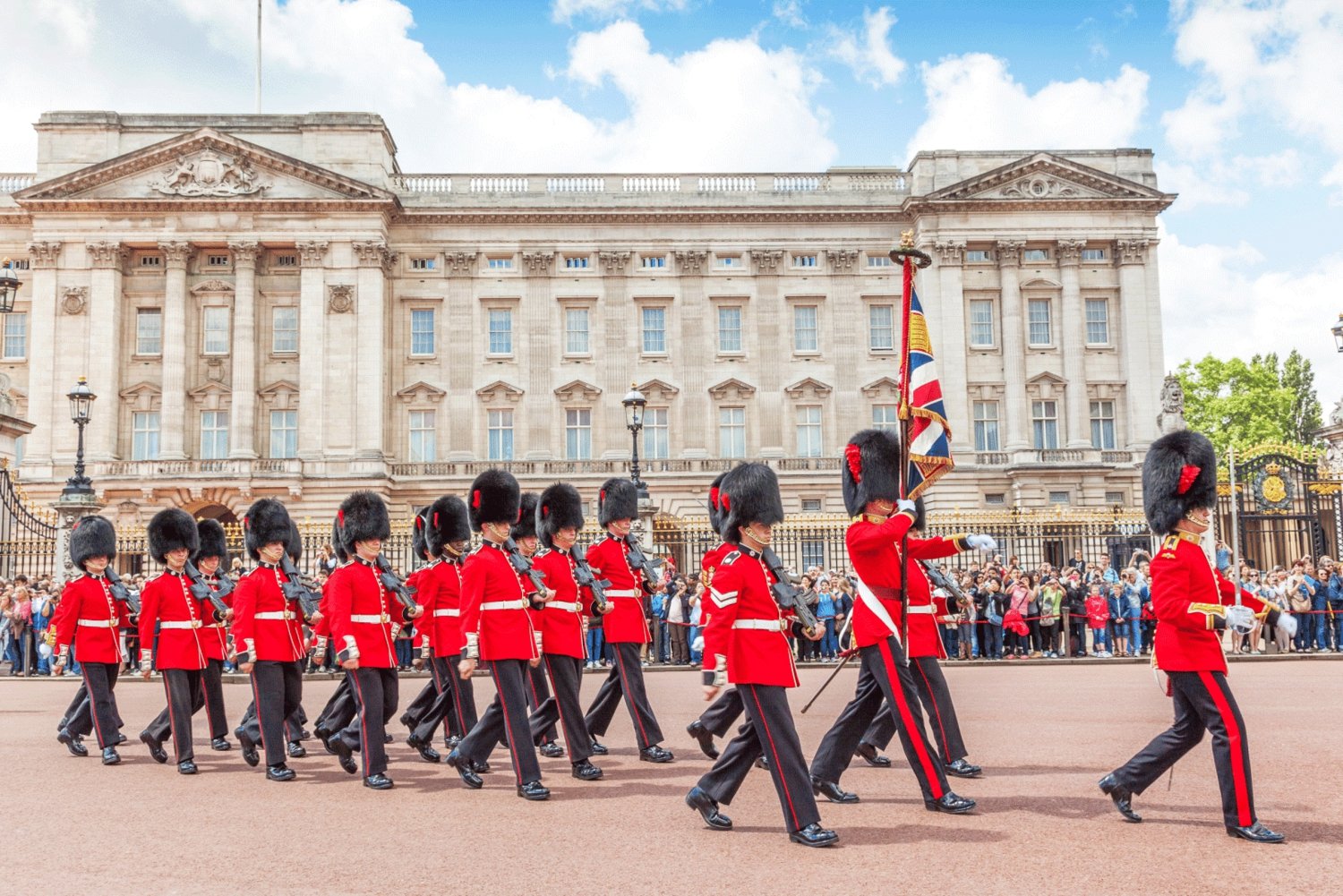 London: Royal Walking Tour with Changing Of The Guard
