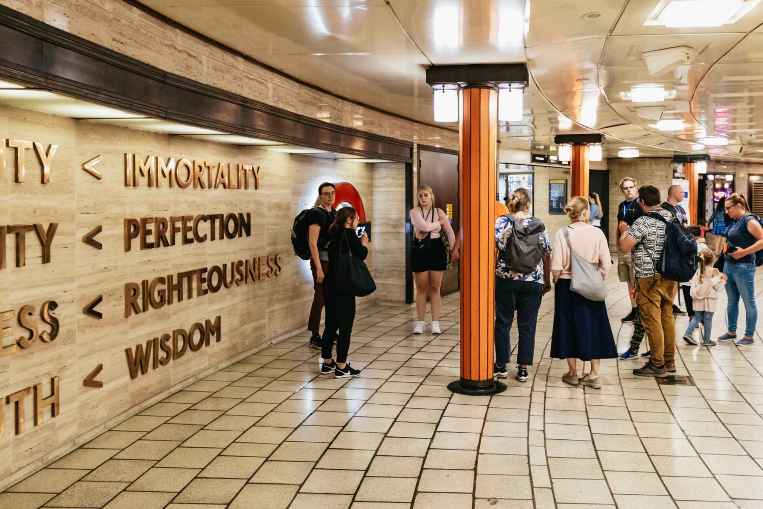 Londyn: Tajemnice pieszej wycieczki po londyńskim metrze