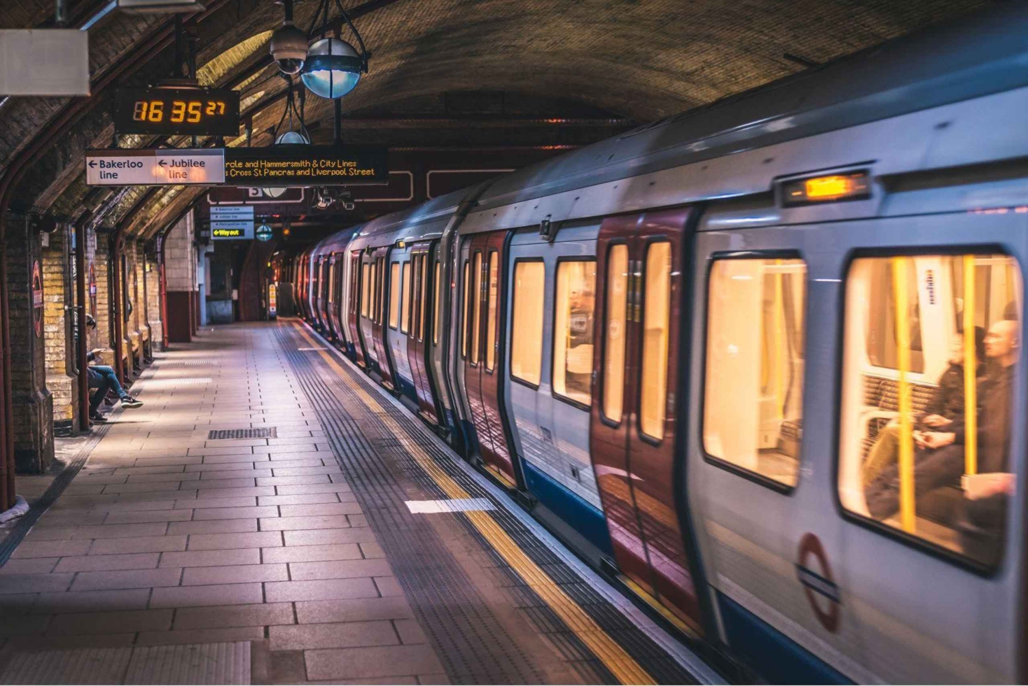 Londra: Tour a piedi dei segreti della metropolitana di Londra