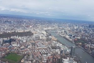 London Sightseeing Flight for 2 with Champagne 35 minutes