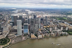 London Sightseeing Flight for 2 with Champagne 35 minutes