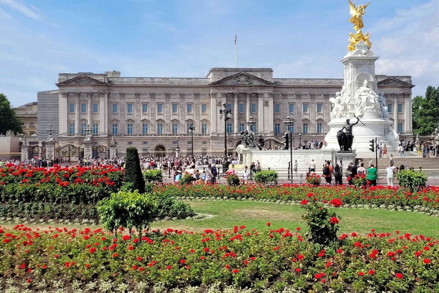 Lontoo: Buckinghamin palatsi tai Royal Mews -vaihtoehto.