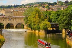 London: Stonehenge, Bath, Lacock, & Avebury Small Group Tour