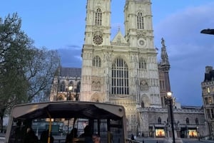 ロンドン：テイラー・スウィフト 歌唱バスツアー