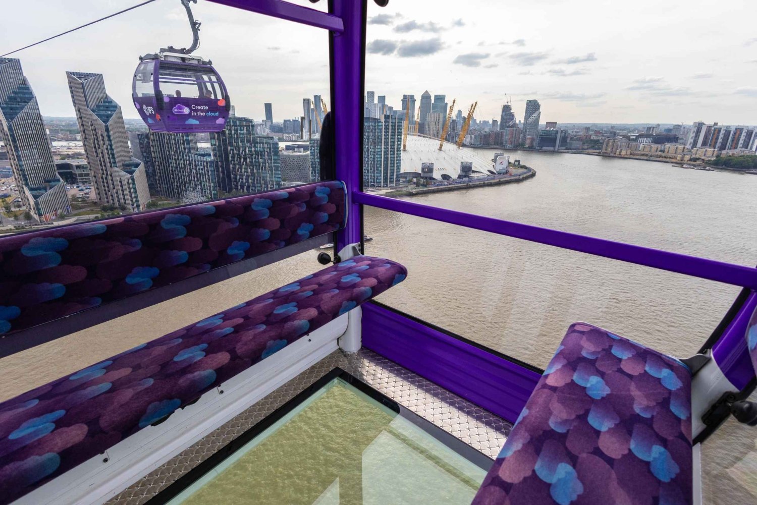 London: IFS Cloud Cable Car - Glass Floor Experience
