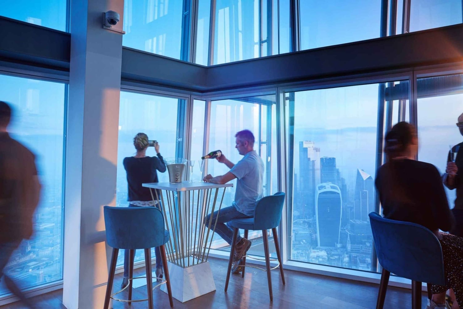 ロンドン：ザ・シャード入場券（シャンパン付き）