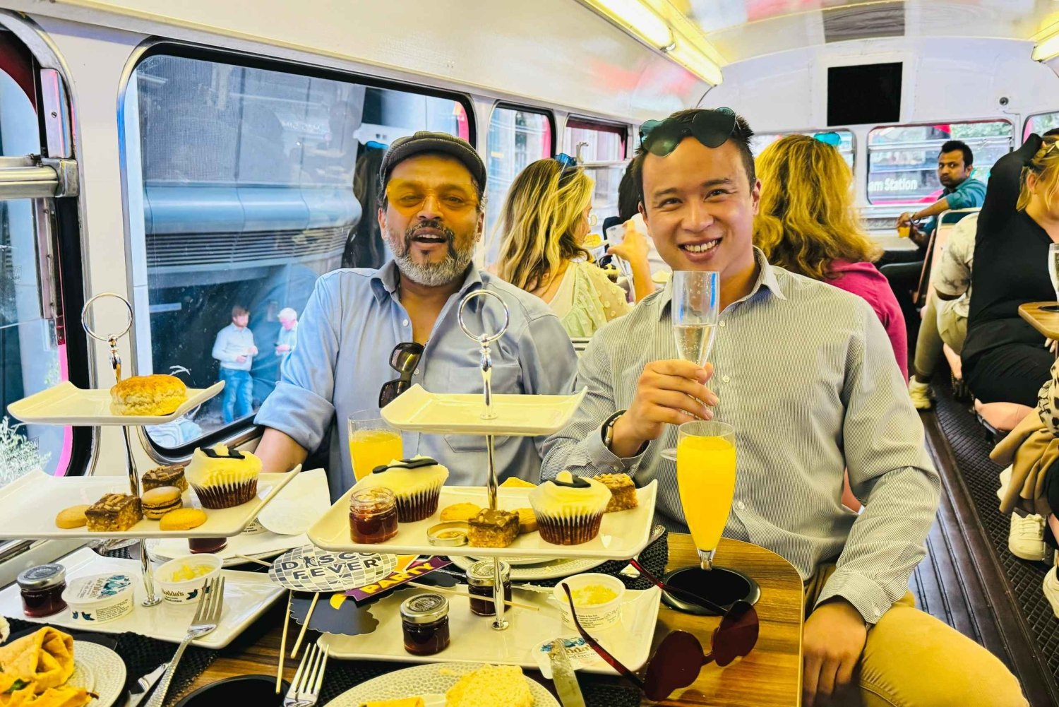 Visite en bus avec thé de l'après-midi dans les théâtres de Londres