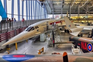 London till Duxfords levande flygfält, museum, kultur och minnen