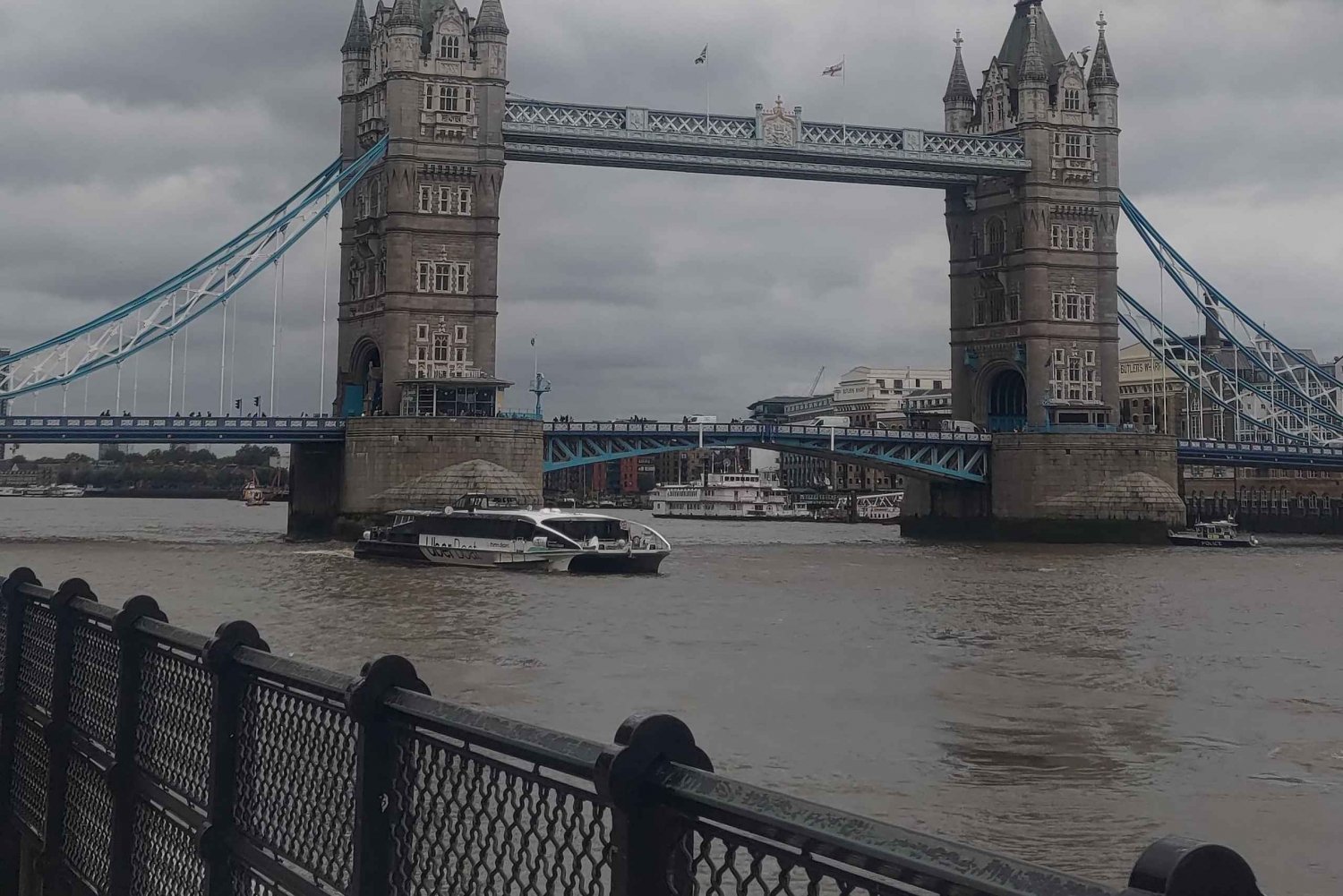 London: Tower of London and Tower Bridge Guided Tour