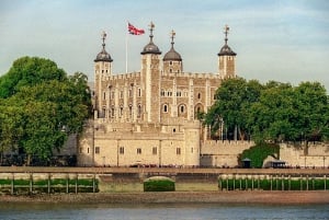 London: Tower of London, Thames Boat & Changing of the Guard