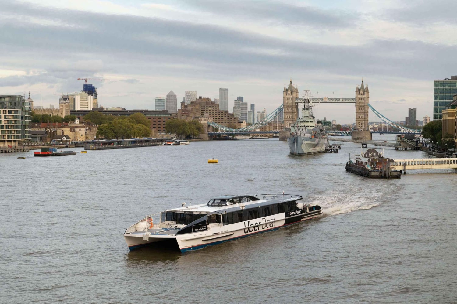 Londen: Uber Boat 1-Daagse Hop-on-hop-off-boot en Cable Car Tickets