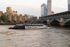 London: uber boat med 'Thames Clippers' Hop-On Hop-Off-pass