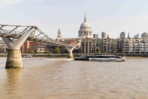 London: uber boat med 'Thames Clippers' Hop-On Hop-Off-pass