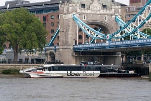Lontoo: Thames Clippers Hop-On Hop-Off -passi.