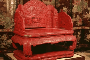London: Victoria and Albert Private Tour with Expert Guide
