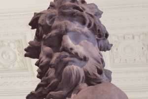 London: Victoria and Albert Private Tour with Expert Guide