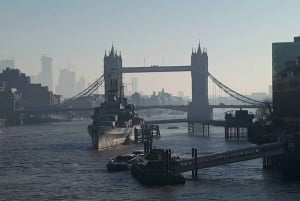 London: Tur med vintagebuss och båt & cream tea på Harrods