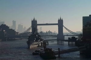 London: Veteranbusstur, båttur på Themsen samt fish & chips