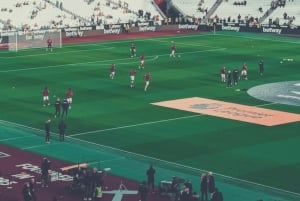 Lontoo: West Ham Unitedin jalkapallo-ottelu Lontoon stadionilla