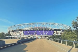 Lontoo: West Ham Unitedin jalkapallo-ottelu Lontoon stadionilla