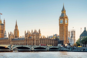 ロンドン:ウィンザー城、ストーンヘンジ、バース日帰りツアー(現地ガイド付き)